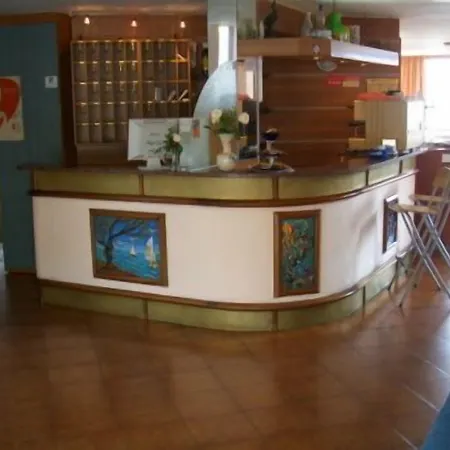 Ulivo فندق دْيانو مارينا